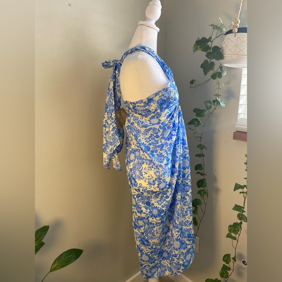 NEW Draped sarong in blue floral Blue and White Floral Halter Dress size XSmall - Picture 4 of 12